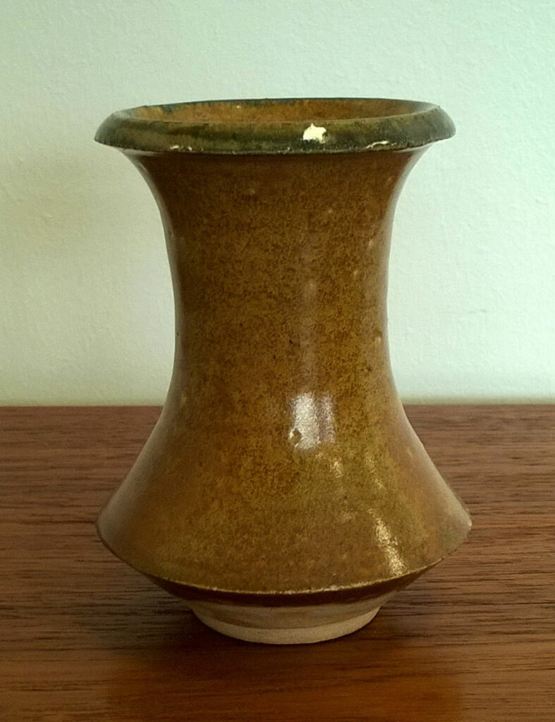 boligtilbehoer vase lille gulbrun keramik